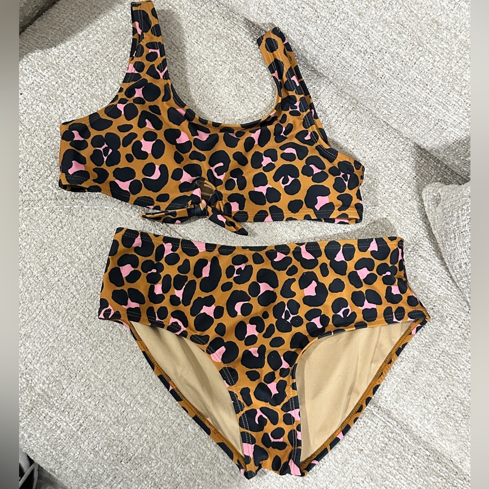 Old Navy GIRLS leopard swimsuit XL